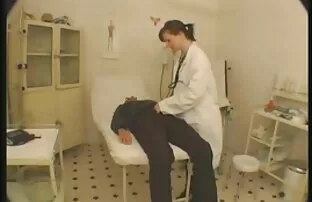 赤ハード口と金髪 アニメ 女 キャラ エロ