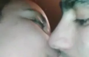 私の母と彼女の娘は誰が男性に抵抗することはできません エロ アニメ 女子 同士