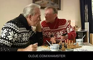 ロシアの女の子の森の中のブレード 女 戦士 エロ アニメ