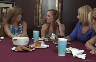 私の娘がパソコンをしていたときに私の父は滑った エロ アニメ 女 と 女