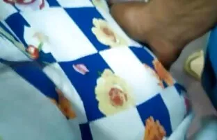 彼女の夫がパネルで遊んでいる間、彼女は友人と浮気をしていました エッチ アニメ 女性