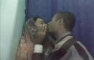 フレンド 女性 教師 エロ アニメ