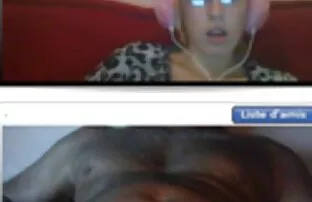 吸うように頼まれた アニメ 女 おっぱい