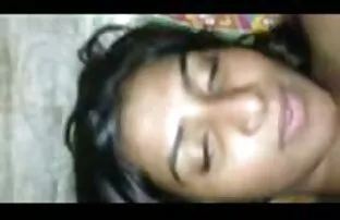 女の子は彼女の父親が彼女の猫を吸うことを許した アニメ 女 同士 エロ