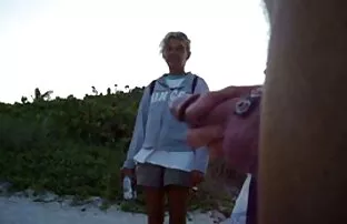 私の母は彼女の息子が彼女のパンティーで呼吸することを知った スパイ エロ アニメ