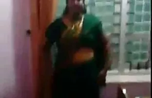 男はマッサージ中に私に裸を見た エロ アニメ 女 と 女