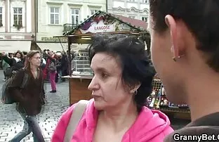 主な役割のために、ディレクターは、運用プロセスの経験を持っている人です 女 アニメ エロ