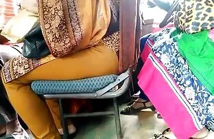 ディスコのバスルームでの驚き 女 スパイ エロ アニメ