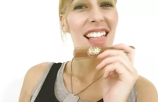 舌の後、ブロンドは肛門を拒否した エロ アニメ 修道 女