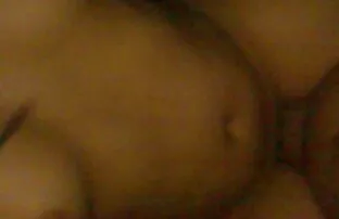 車の中でピックアップと外出先でセックスをしている 女性 でも 安心 アダルト アニメ