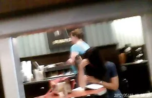 美しいブロンドは、彼女の最初の葉は女優の後にあります 女 忍者 エロ アニメ