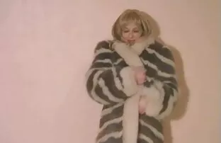 私はシャワーを浴びたいが、彼は彼女をレイプした。 女 と 女 の セックス アニメ