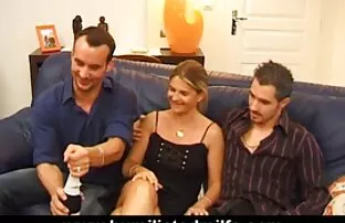 アンカは三人のメンバー、顔に恥ずかしがり屋の女の子で終わった 女 戦士 エロ アニメ